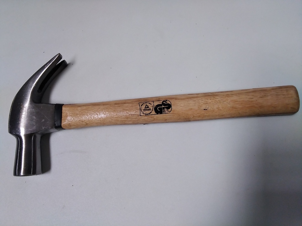 [GH1847] Hammer Claw Wooden Handle 20oz H2337